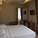 Hotel Longoz *