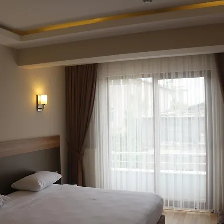 Longoz Hotel *