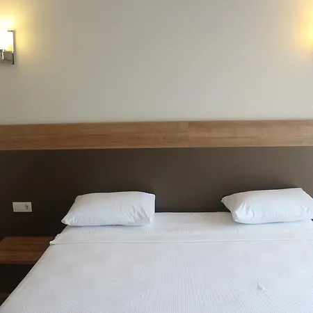 Longoz Hotel *